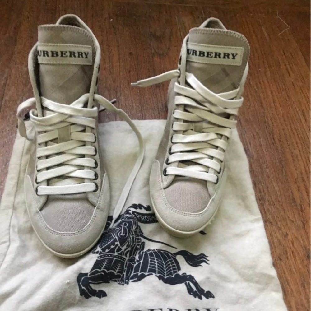 Burberry High-Top Sneakers with Cream Soles - Picture 4 of 4
